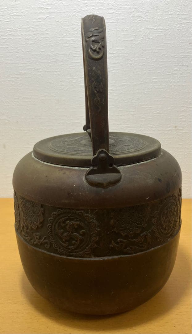 【名工】名越昌晴 造 銅製 薬缶 彫刻地紋 煎茶道具 大日本釜師長 刻印あり