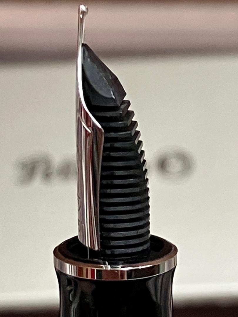 美品 ペリカン スーべレーン M805 ブラックストライプ 18金 750