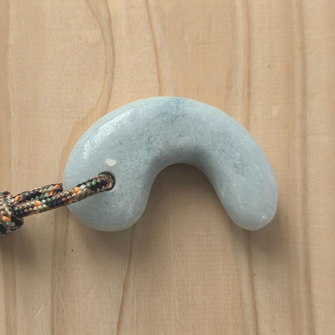 131　糸魚川　翡翠　勾玉　パワーストーン