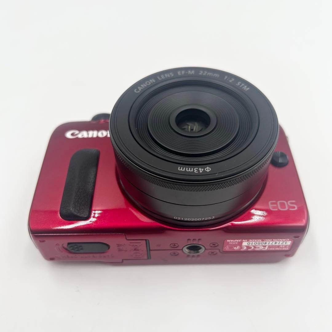 極上品　Canon ミラーレス一眼カメラ EOS M ダブルレンズキット　レッド