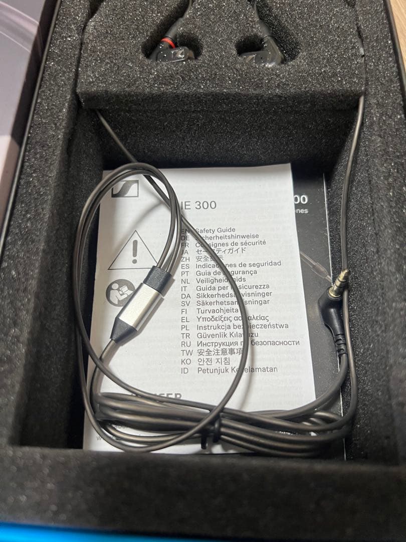 【極美品】ゼンハイザー イヤホン IE 300